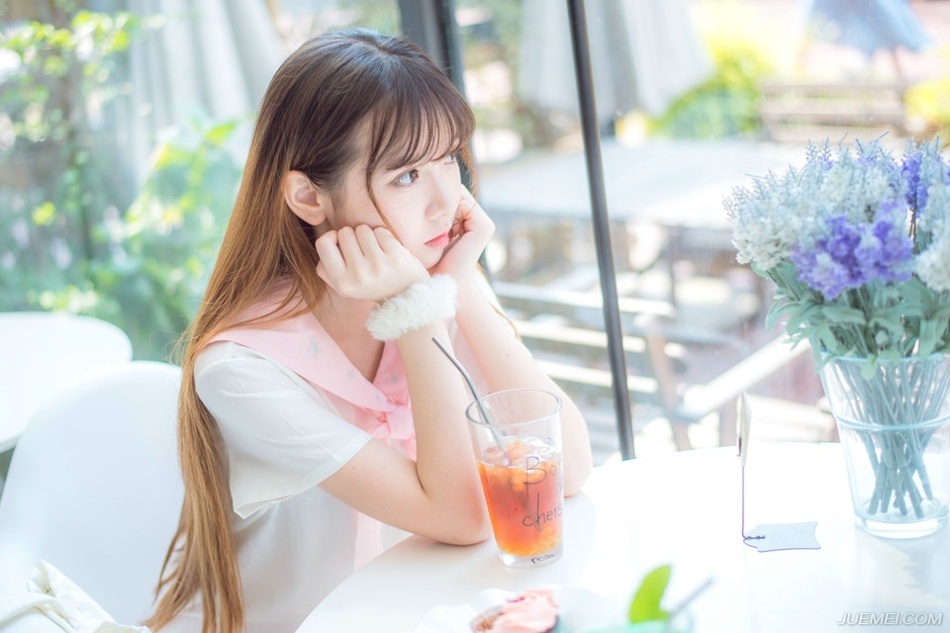 “何意？”刘璝面色不善的看着法正。